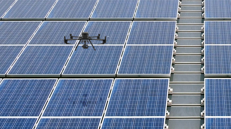 熊猫体育以无人机搭配IR Sensor热显像技术进行全方面模块健检，有效降低人力成本并提升发电量