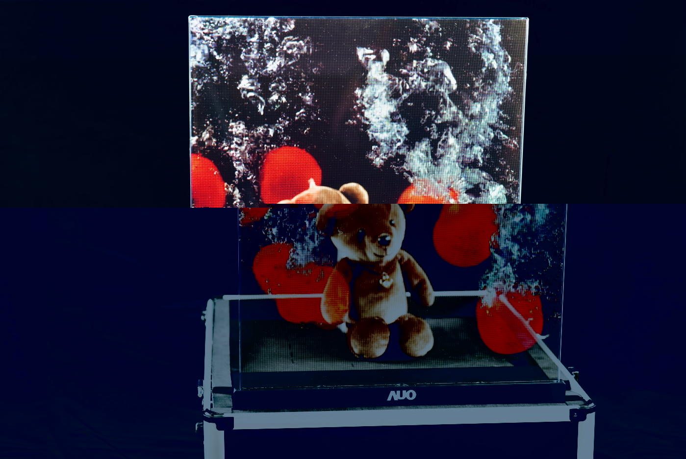 友達領先研發Micro LED透明顯示器，具備高穿透、低繞射、高亮度、可拼接之特性，可應用於智慧移動、智慧零售、商業展示等多元場域