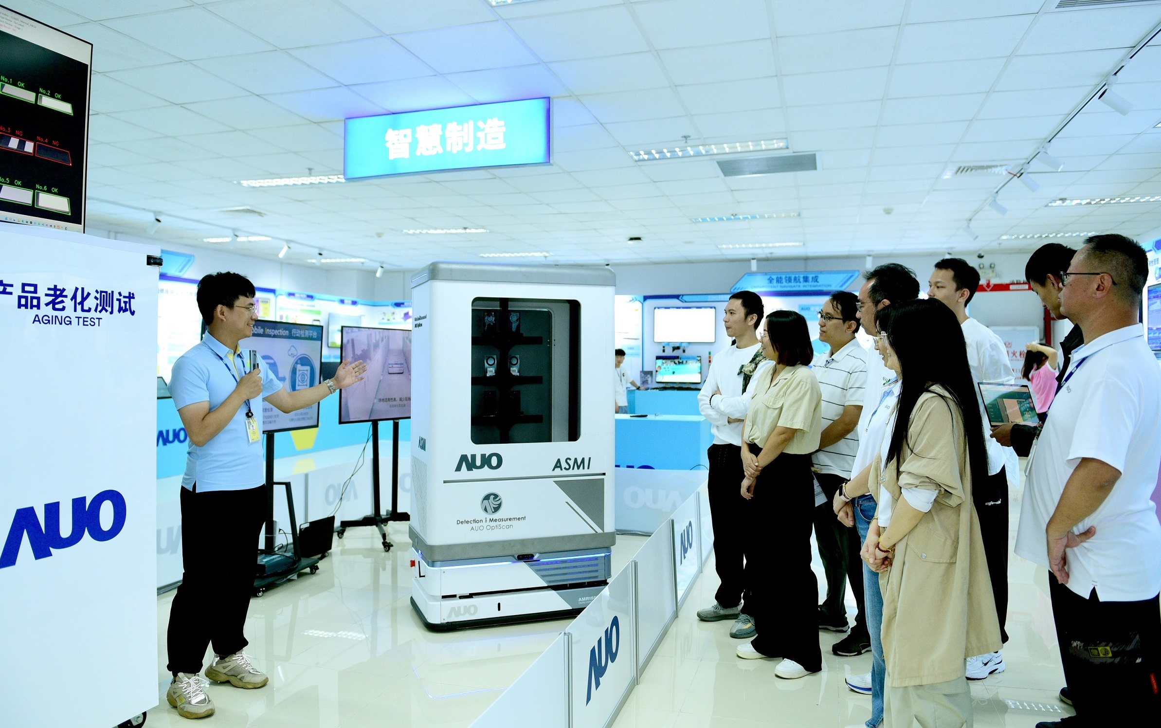 熊猫体育厦门将5G+ABC技术串联生产管理全流程，打通研发、采购、生管、制程、设备、质量等产品全生命周期制造流程，完成数字化设计、智慧供应链、智能座舱、全流程设备管理、数据驱动优化、智慧在线检测、智慧品管等自适应生产模式升级