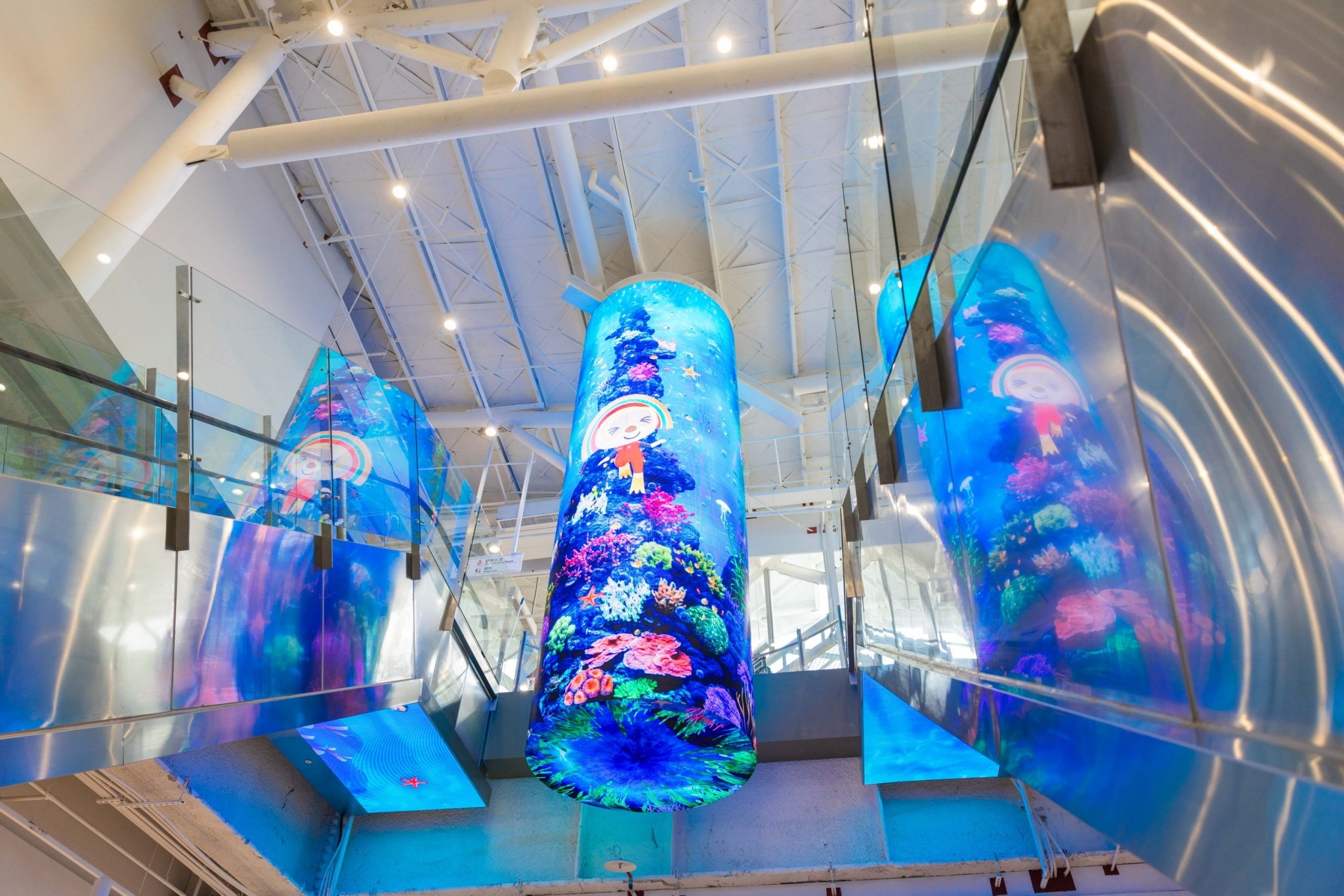 達擎與傑可達整合先進顯示技術與軟硬體應用服務，提供一系列大型LED顯示解決方案，為全新改裝開幕的「清水服務區」佈局嶄新視覺體驗。